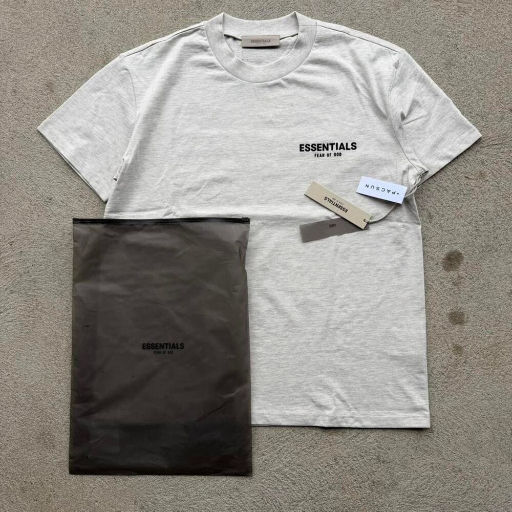 Essentials fear of god light oatmeal t-shirt (M) in perfect condition